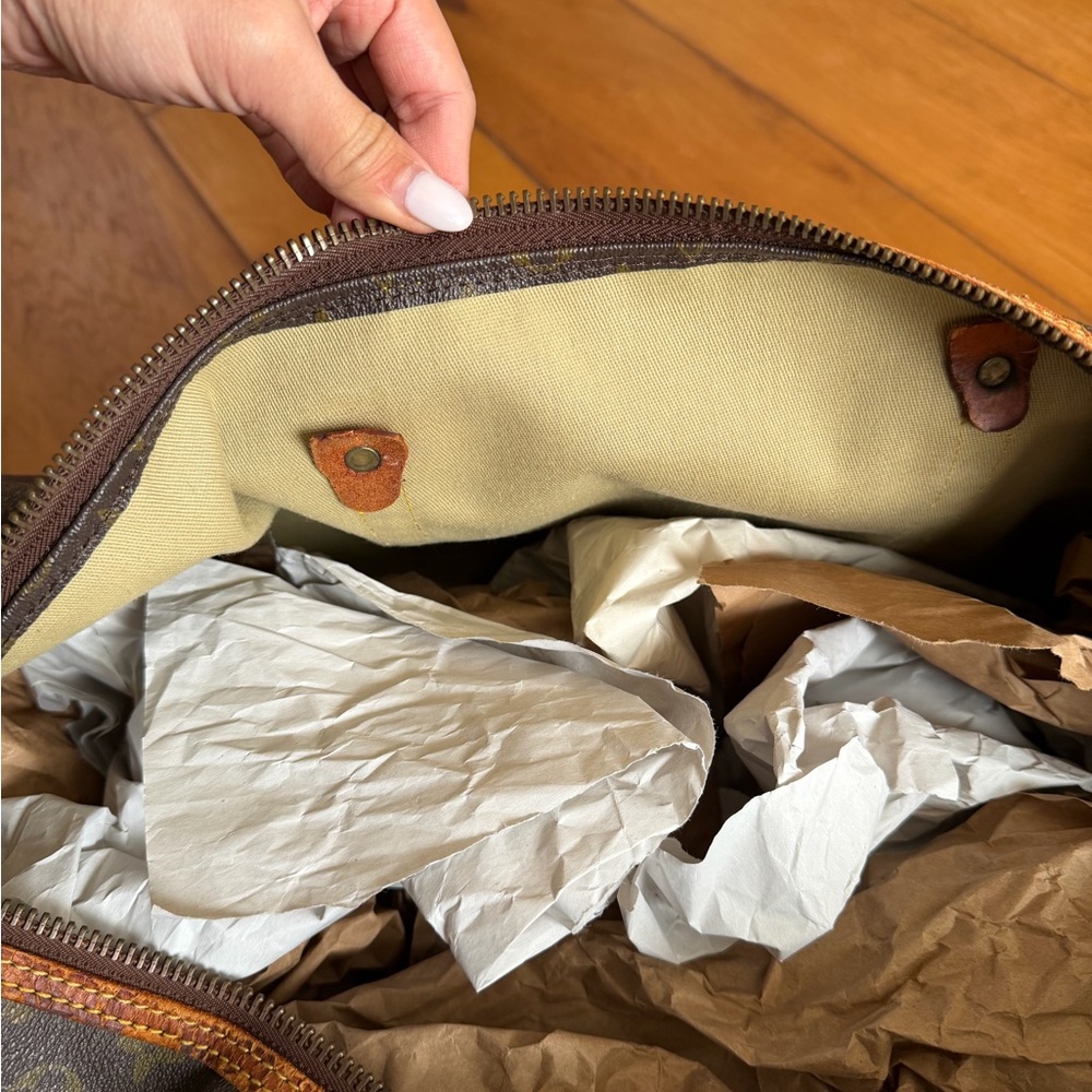Louis Vuitton Duffle Bag - Picture 12 of 12